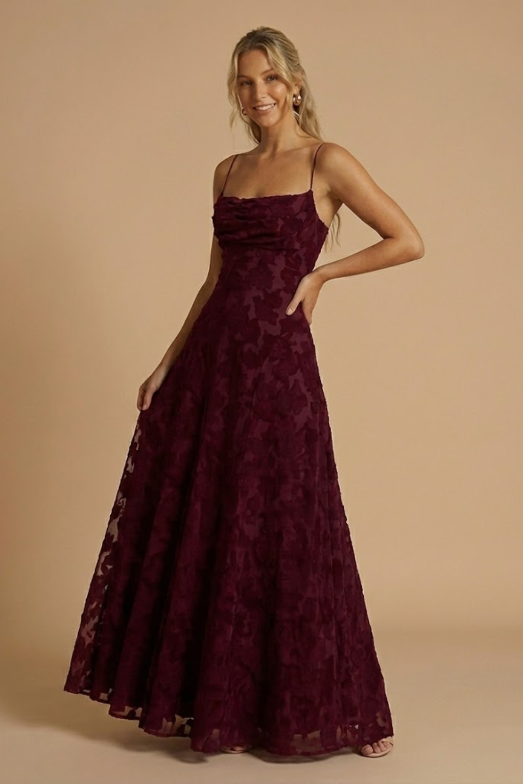 Women’s Elegant Sleeveless Floral Maxi Dress with Fitted Bodice