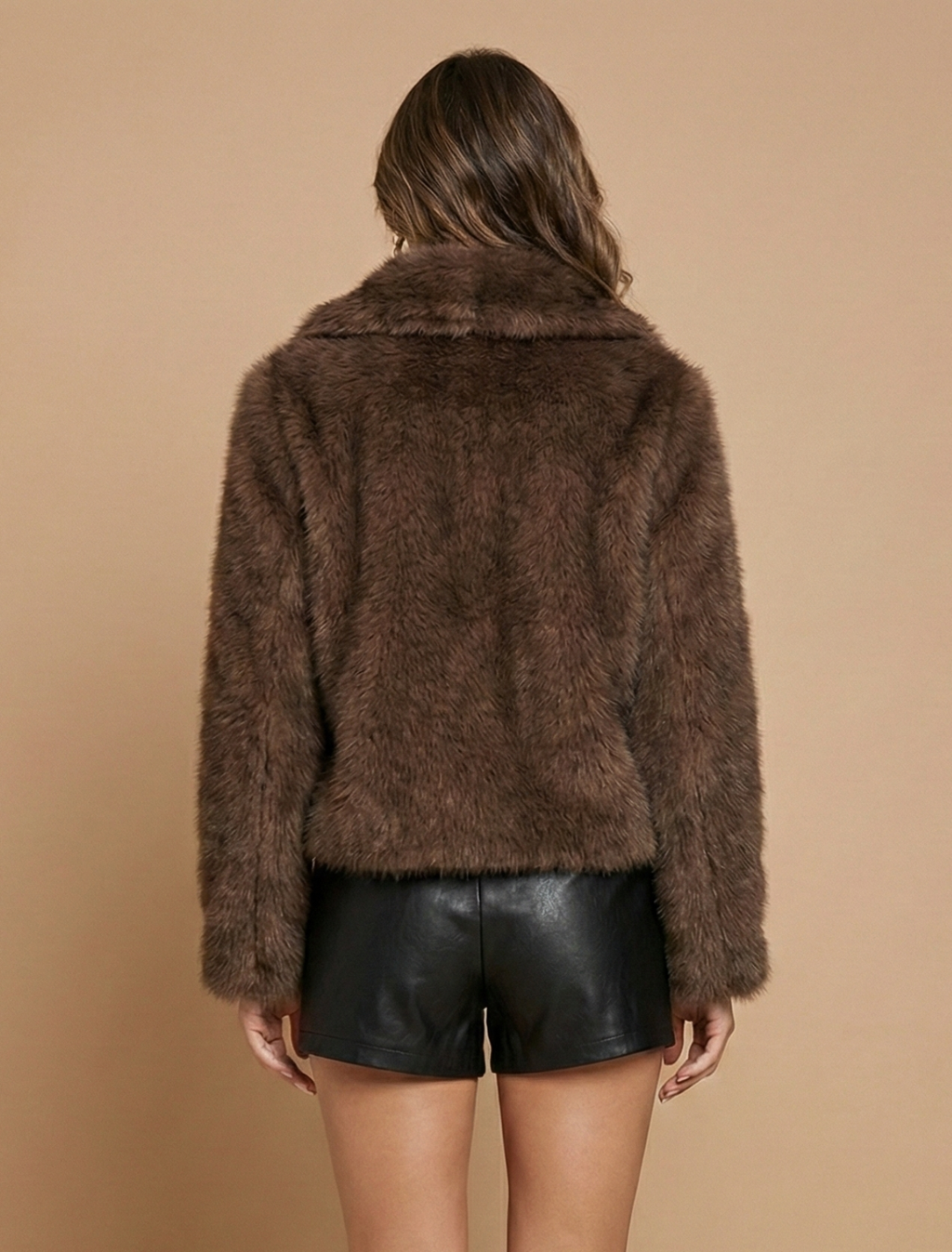 Women’s Relaxed Fit Faux Fur Jacket – Plush Texture