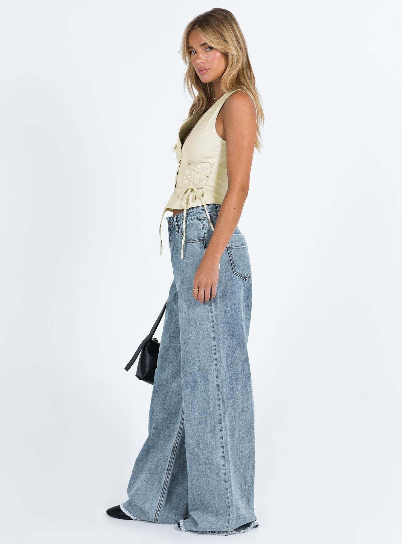 Women’s Wide Leg Jeans with High Waist Button Closure Five Pocket Design and Contrast Stitching